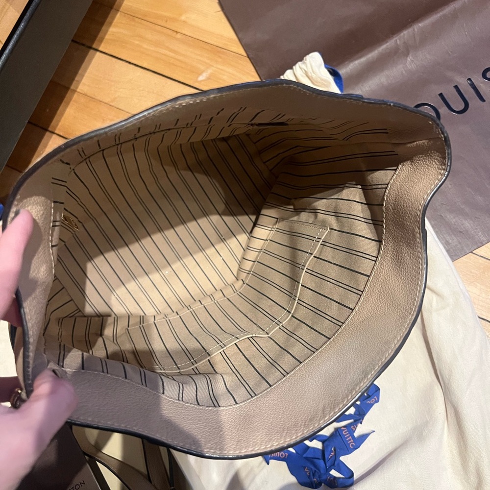 🥳SALE 🥳LIKE NEW AUTHENTIC LOUIS VUITTON CROSSBODY/TOP HANDLE BAG💕🥰❤️ - Picture 9 of 16